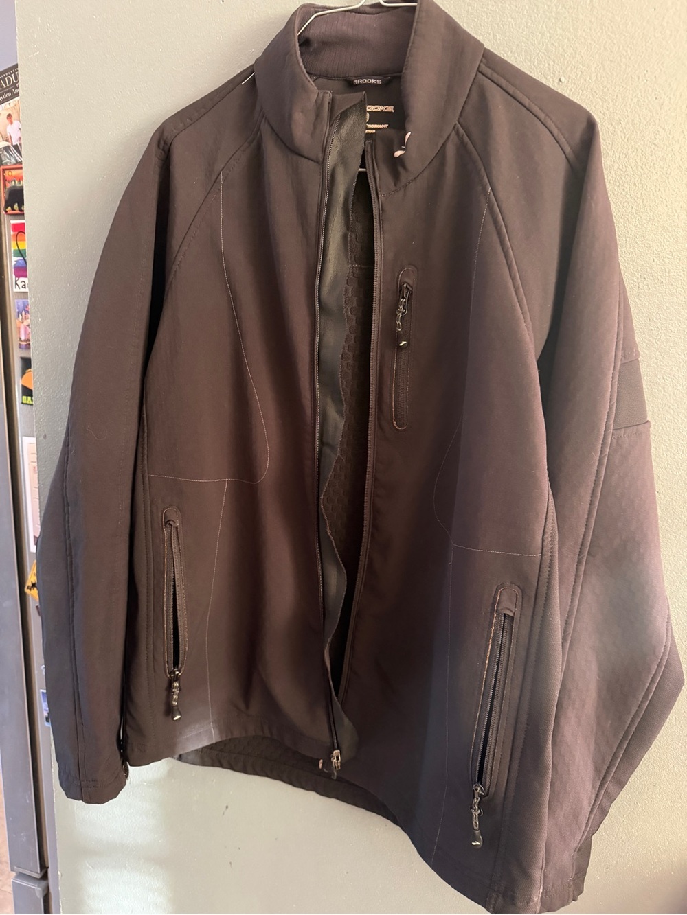 Brooks men’s shell jacket